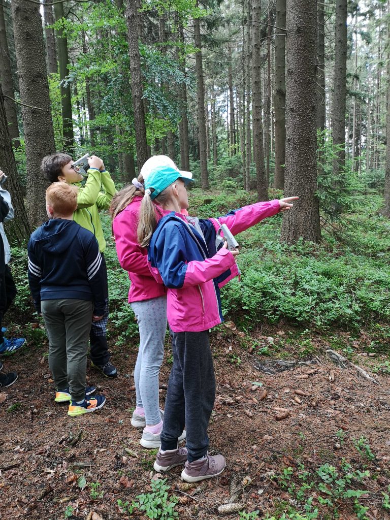 První letní den strávily děti na akci Do lesa s lesníkem