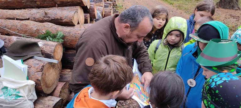 Žáci z Dobříše převzali žezlo lesníků na Polesí sv. Anny