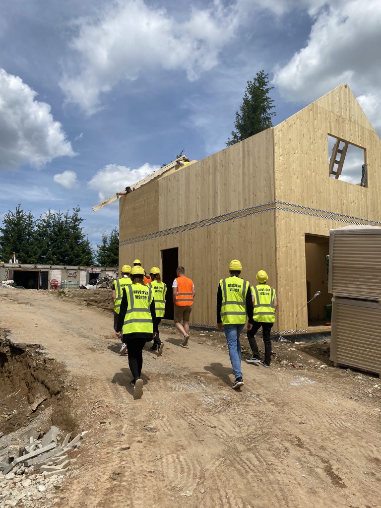 Stavby s vůní dřeva 2022 –⁠ Exkurze Stora Enso