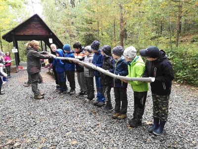 V lesích u Paskova se děti seznámily se světem lesníků